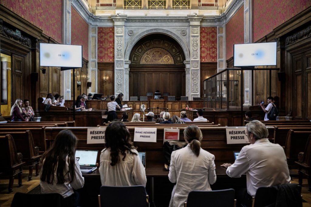Monitor acusado de agredir alunas sexualmente é absolvido na França