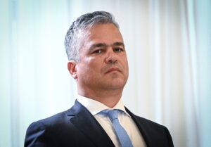 Presidente da Romênia designa novo premiê para formar governo