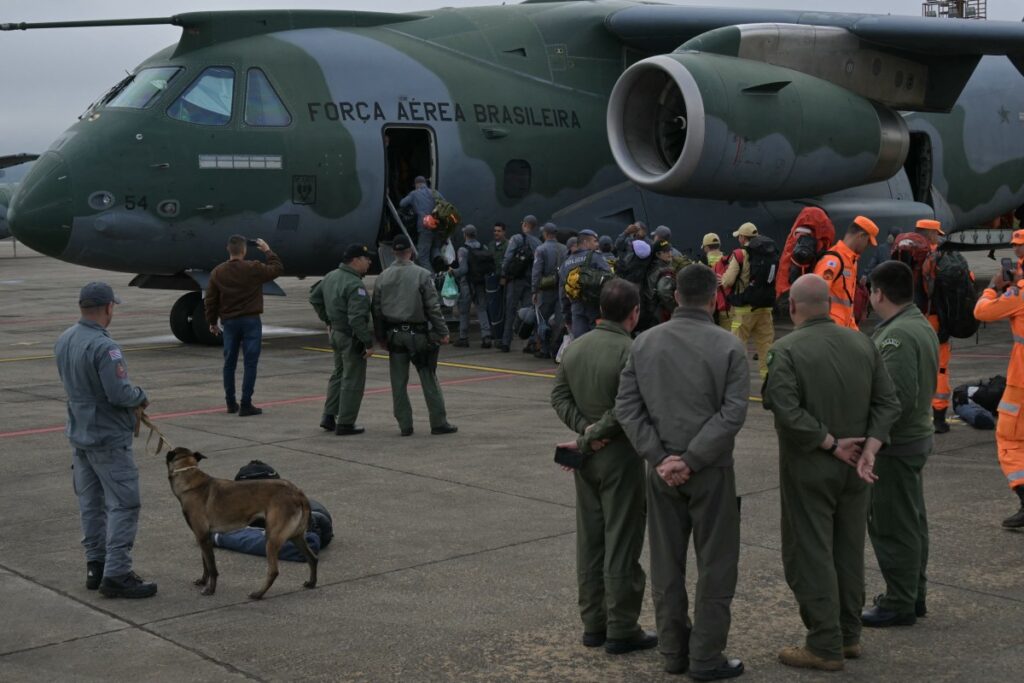 Brasil intensifica busca e resgate na Venezuela após terremoto