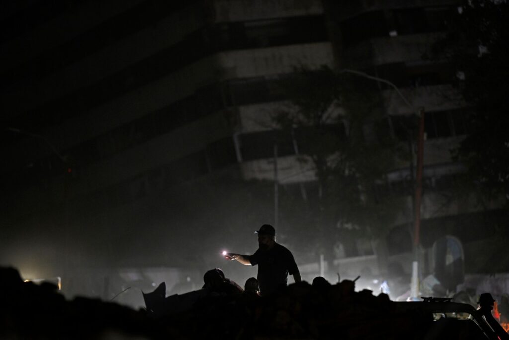 Esperança de encontrar sobreviventes diminui, dizem equipes na Venezuela