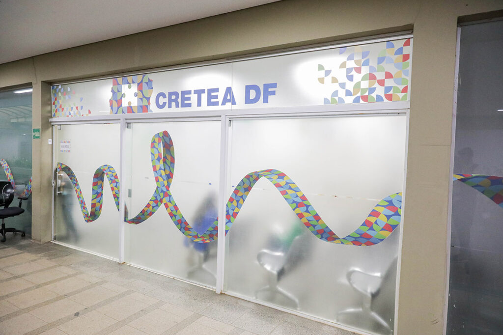 Cretea oferece atendimento odontológico para crianças com autismo