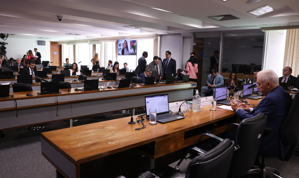 CCJ do Senado aprova Projeto que cria o Pix Pensão alimentícia e texto vai ao plenário