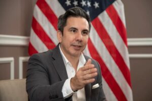 EUA estão mais do que nunca abertos para capital do Brasil, diz cônsul Kevin Murakami