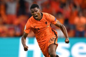 Real Madrid encaminha a contratação do defensor Denzel Dumfries