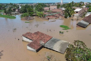 Enchentes deixam mais de 3.000 pessoas fora de casa em Pernambuco