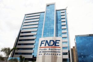 Prefeituras driblam Constituição e deixam de aplicar R$ 704,6 milhões do Fundeb em educação infantil
