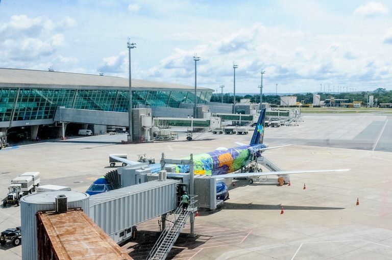 Podemos baixar mais os preços das passagens aéreas, diz ministro Tomé Franca