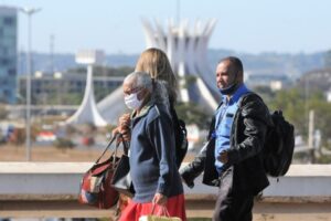 Junho terá menos frio que maio, mas duas massas polares devem derrubar temperaturas no Brasil
