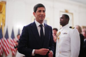 Fed inicia sua primeira reunião sobre juros com Kevin Warsh na presidência