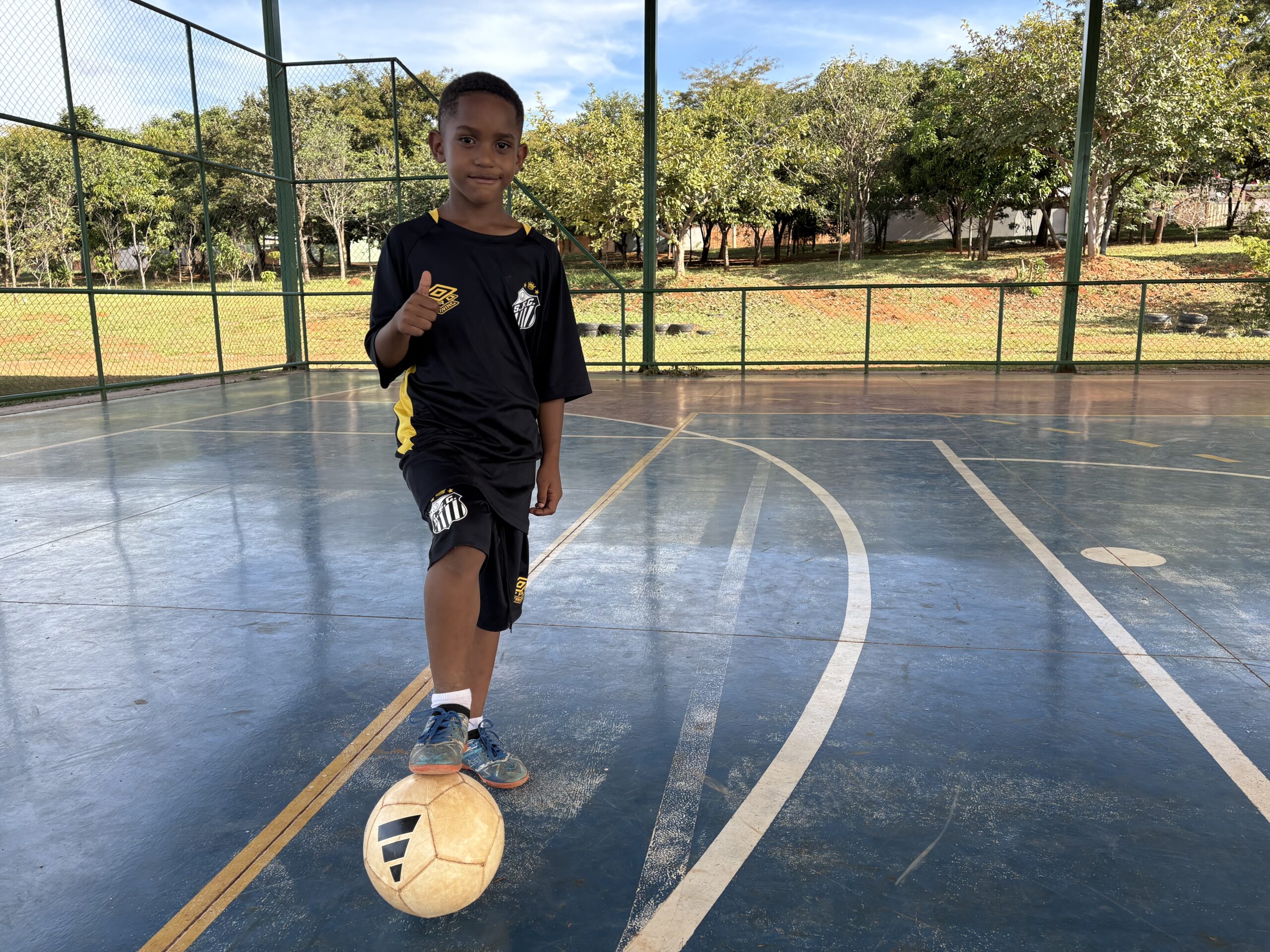 Pequeno craque de São Sebastião assina com o Santos