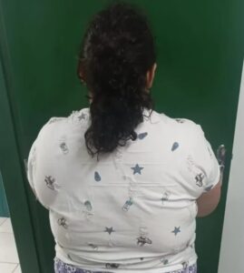 Mulher de 37 anos que fingiu ter 12 é denunciada por dois crimes em SC