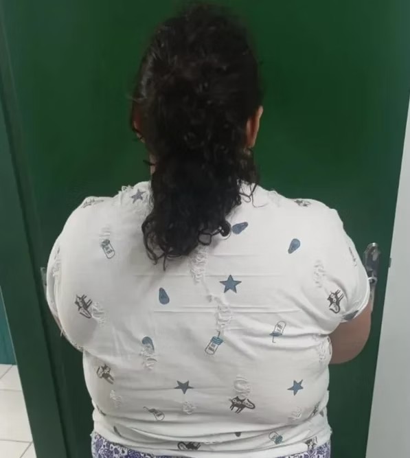 Mulher de 37 anos que fingiu ter 12 é denunciada por dois crimes em SC