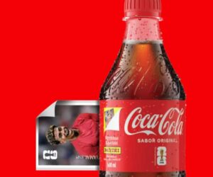 Coca-Cola troca garrafas após furtos de rótulo por figurinhas da Copa