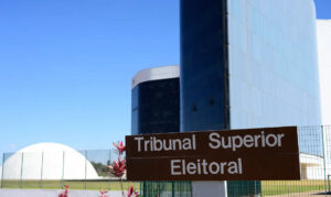 Partidos chegam às eleições sem filtros para barrar candidato de facção criminosa