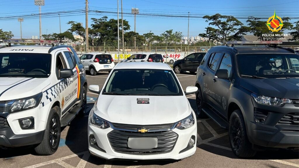 PM recupera carro roubado após perseguição por ruas de Taguatinga