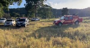 Bebê desaparece em fazenda de Goiás, e buscas são feitas na mata e no rio