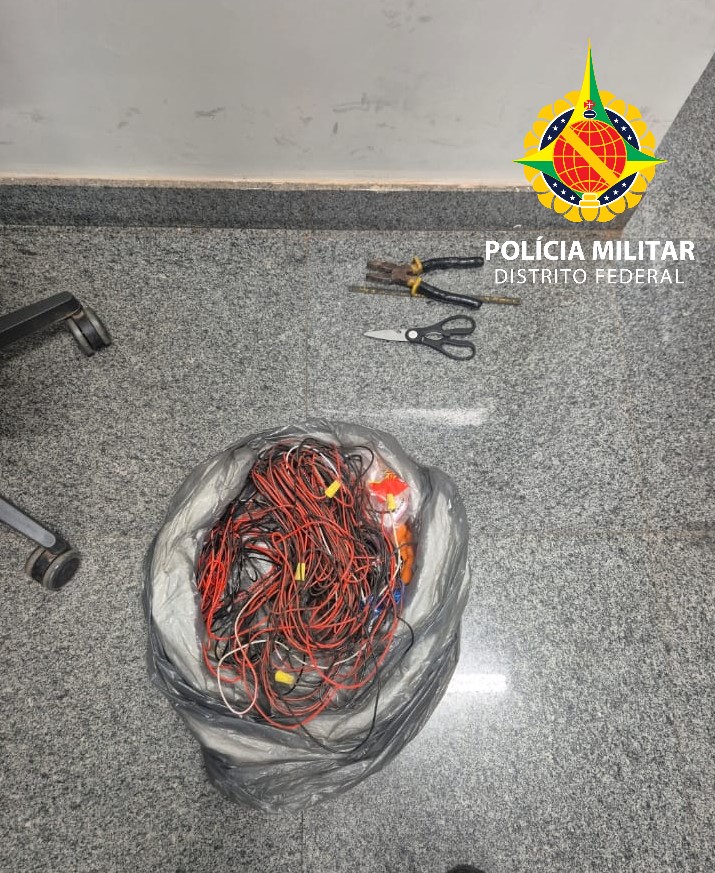 Três homens são presos em flagrante por furto de cabos no Lago Sul