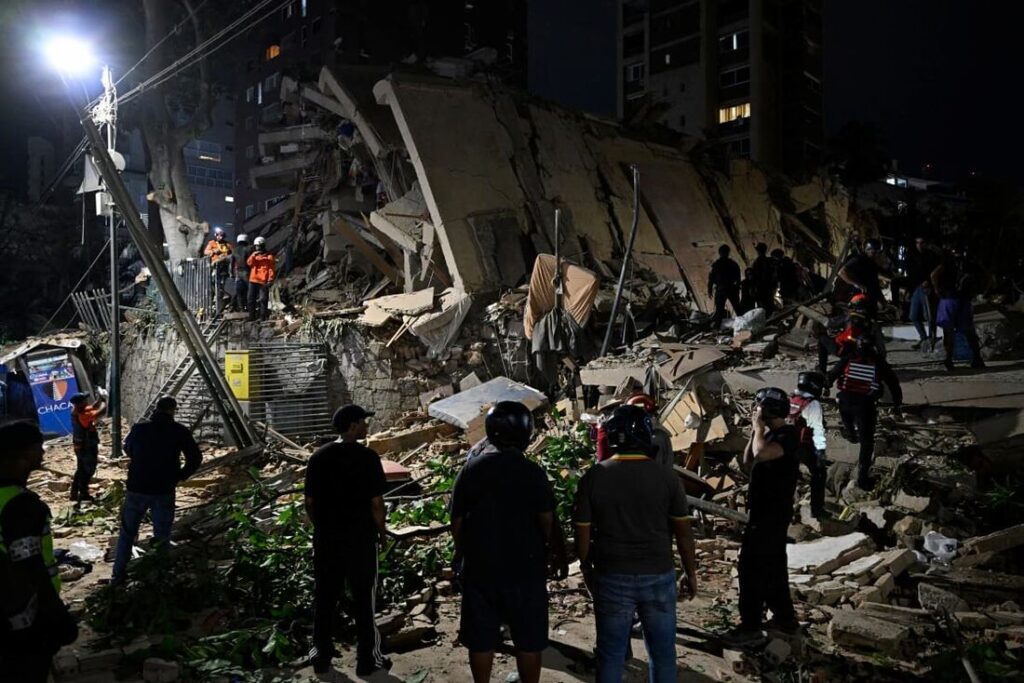 Sobe para 920 o número de mortos por terremotos na Venezuela
