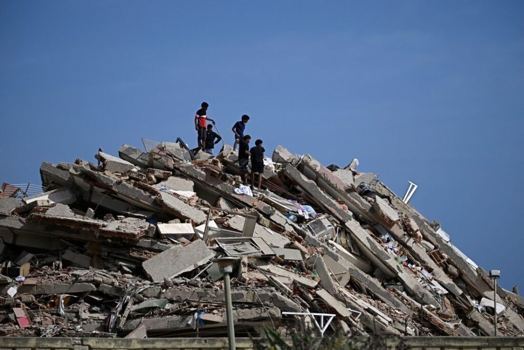 Novo tremor sacode a Venezuela; esperança de encontrar sobreviventes diminui