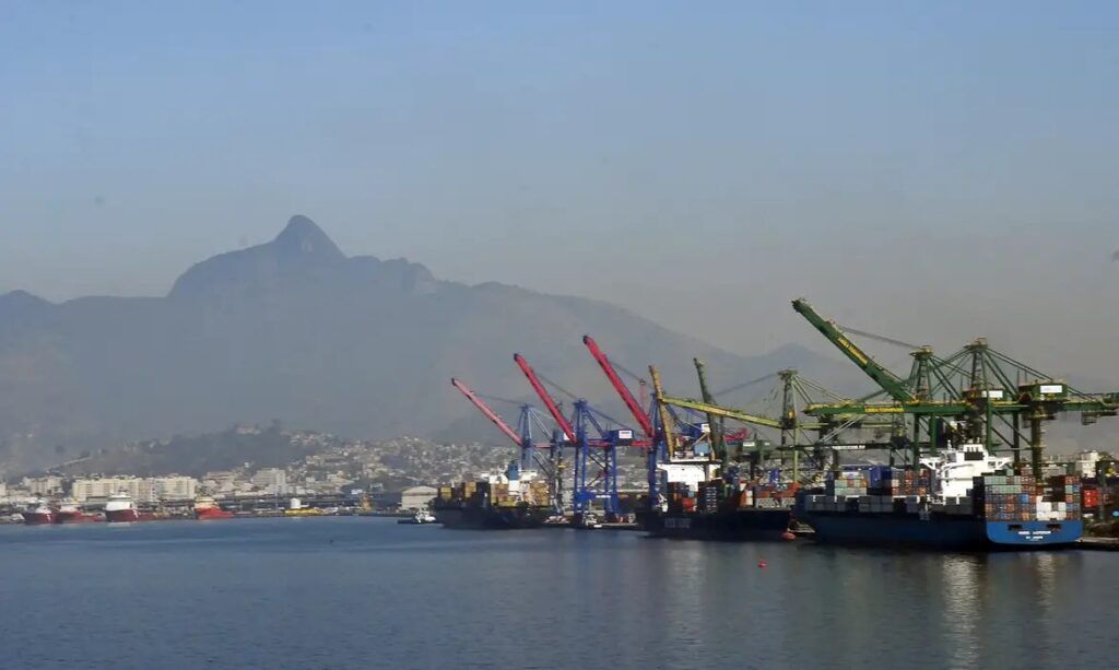 Balança comercial tem superávit de US$ 7,8 bilhões em maio