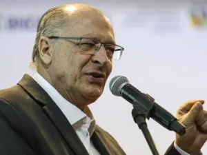 Alckmin diz que governo federal trabalhará para incluir ferrovias no Plano Clima