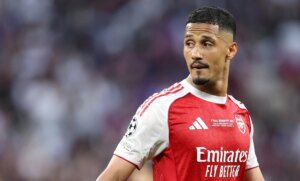 Zagueiro titular da França, Saliba é dúvida para a Copa do Mundo