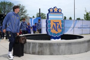 Zagueiro da Argentina é cortado da Copa do Mundo por lesão