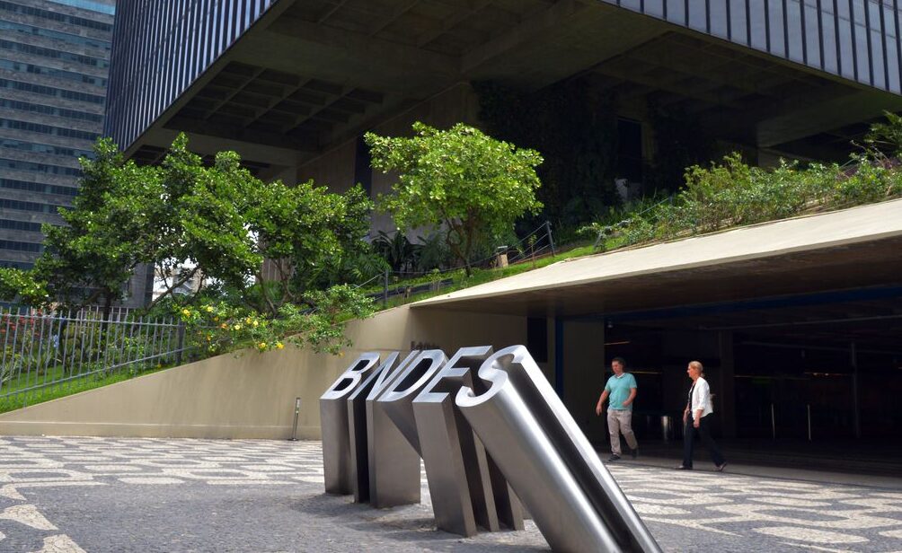 BNDES veta R$ 1,1 bi em crédito para donos de terras com alerta de desmatamento ilegal