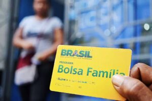 Governo vai manter pagamento do Bolsa Família a quem está na fila do BPC após acordo