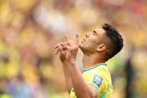 Criticado, Casemiro é eleito melhor em campo após gol contra Japão