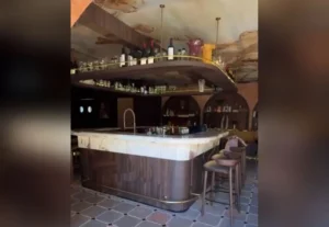 Restaurante da CasaCor Goiás tem teto inspirado em palácio de Florença; vídeo