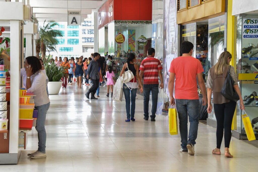 Varejo deve movimentar R$ 2,84 bi em vendas para o Dia dos Namorados, calcula CNC