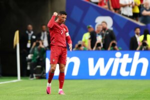 Cristiano Ronaldo supera Eusébio e vira maior artilheiro de Portugal em Copas