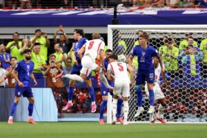 Harry Kane amplia para Inglaterra contra Croácia na Copa; siga