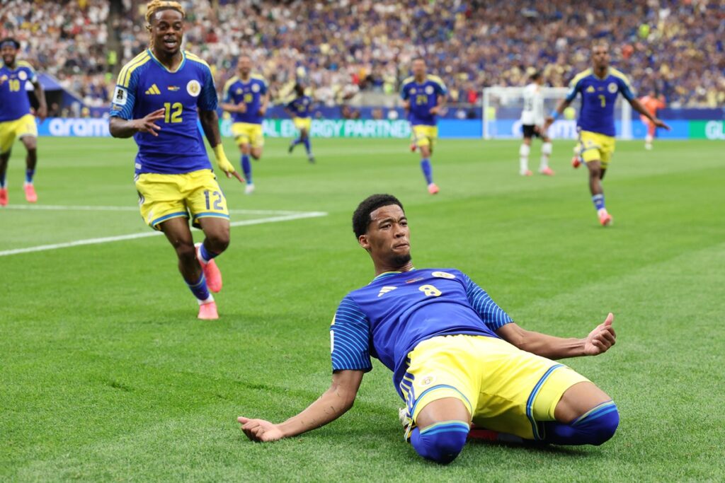 Herói de Curaçao em estreia na Copa do Mundo comemora feito inédito - destaque galeria