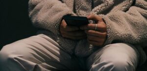 1 em 5 adolescentes dos EUA usa chatbot de IA para saúde mental