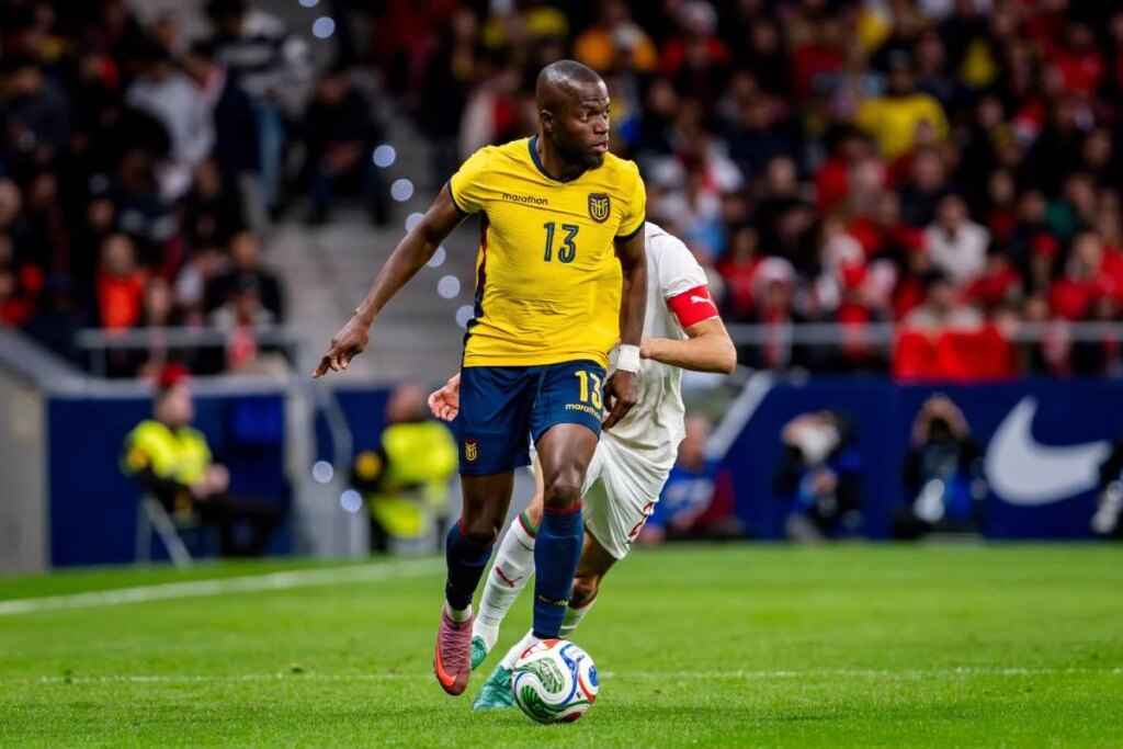 Equador e Curaçao duelam pela sobrevivência no grupo E da Copa