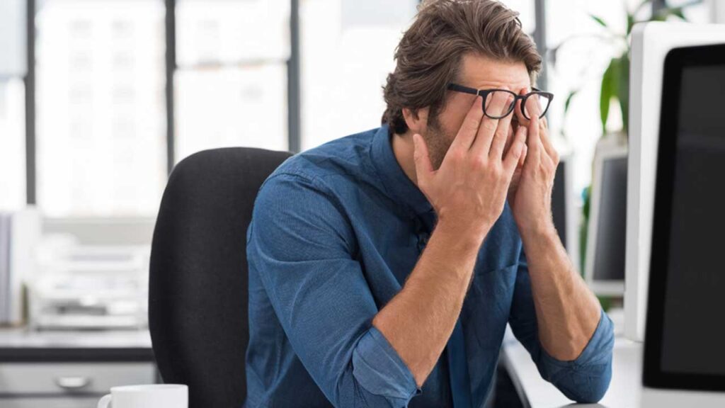 População brasileira vive estressada e perde o sono por causa de dinheiro, diz pesquisa