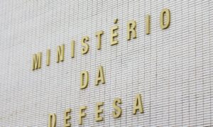 Defesa vira desafio central da política externa, diz assessor