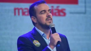 Imagem mostra ex-prefeito de Aparecida de Goiânia, Gustavo Mendanha