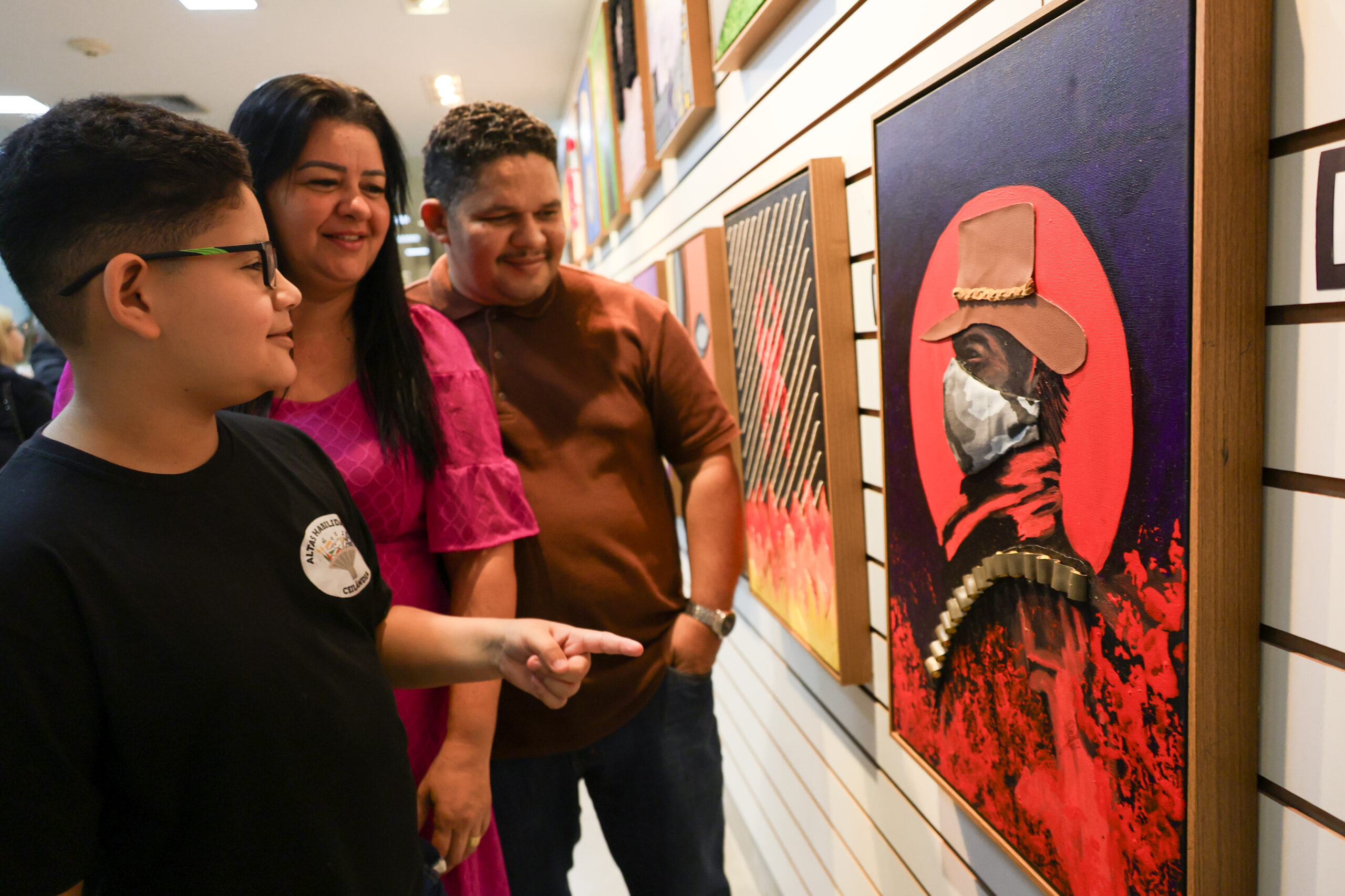 Exposição em Taguatinga destaca obras de alunos da rede pública