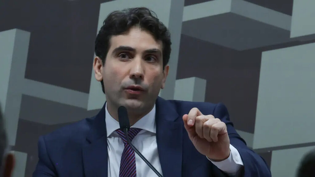 Galípolo diz que BC pode ter errado ao tentar ‘explicar demais’ último corte na Selic