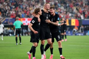 Com dois de Haaland, Noruega vence e se classifica