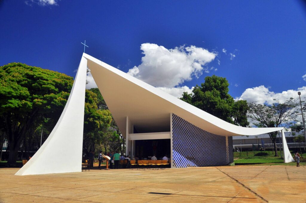Igrejinha de Brasília celebra 65 anos no dia dedicado aos apóstolos Pedro e Paulo