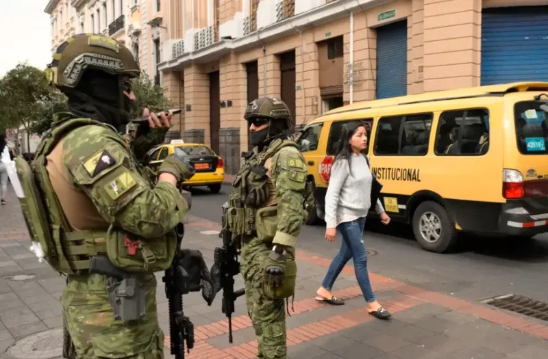 Polícia desativa bomba colocada em frente a uma unidade judicial no Equador