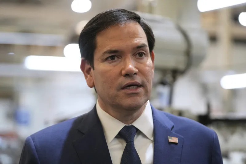 Rubio afirma que líder iraniano Khamenei está ‘cada vez mais envolvido’ no diálogo com os EUA