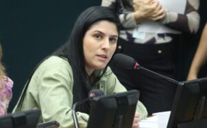 CCJ aprova punição por expor crianças à violência doméstica
