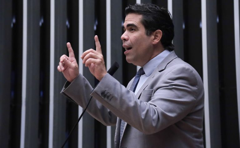 Comissão aprova diretriz de mobilidade para professores