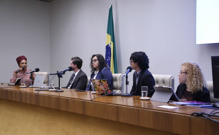 Seminário - Data Centers de IA, Território e Regulação: os desafios subnacionais dos data centers.