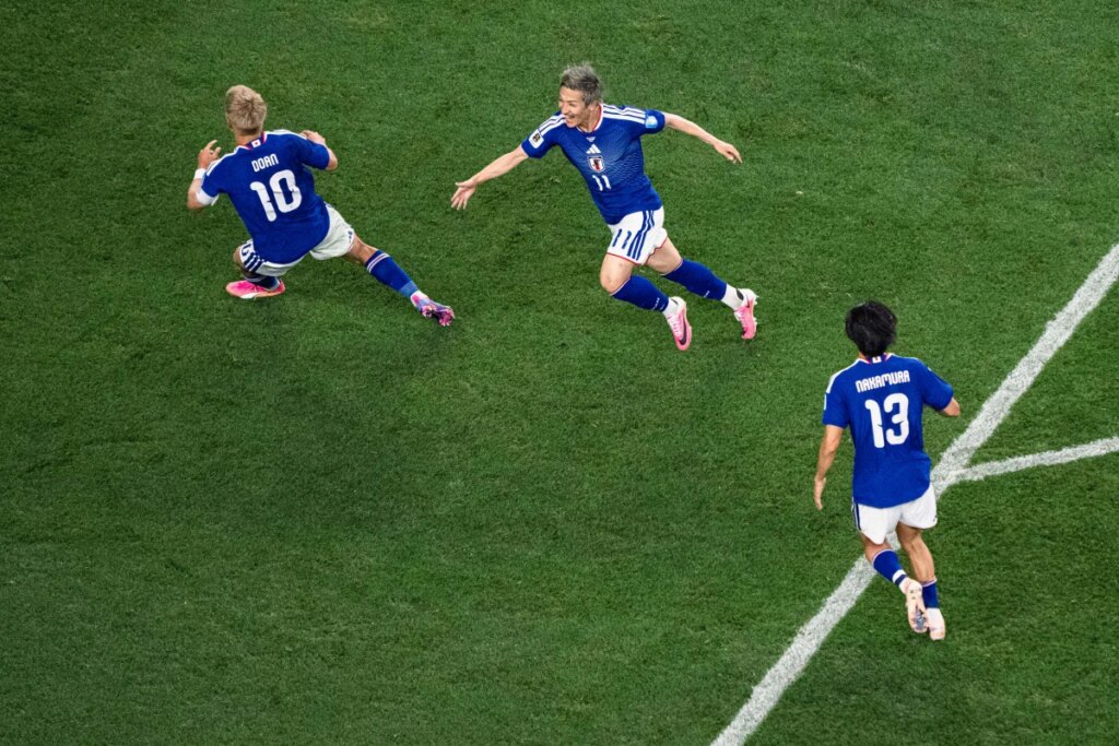 Japão empata em 1 x 1 com a Suécia e encara o Brasil no mata-mata